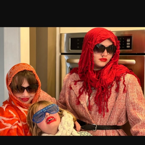 Meet your Posher, Catherine - Picture 1 of 1